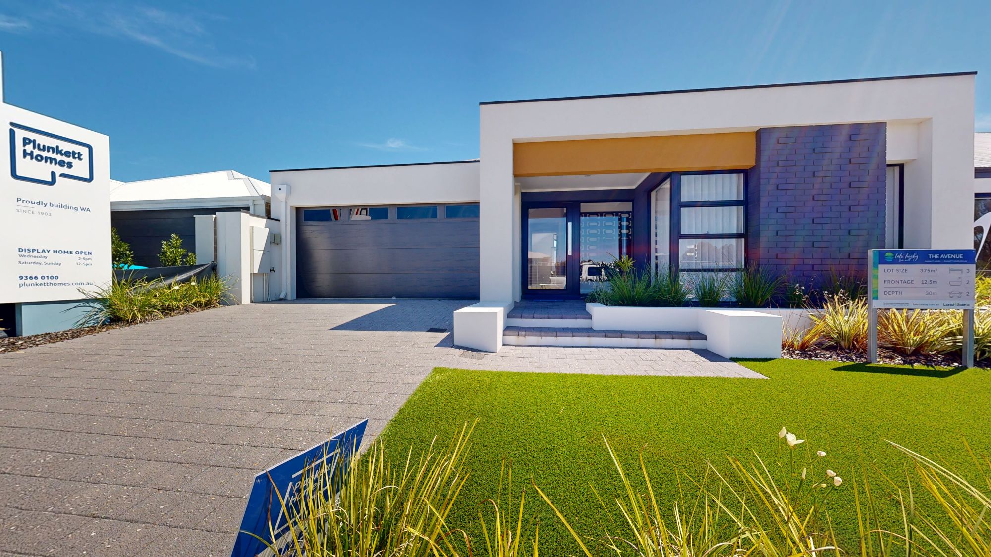 Lake Treeby Estate - Treeby Display Home Plunkett Homes Avenue